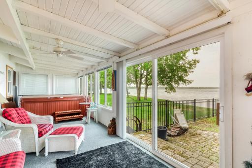 432 Shorewood Drive, Detroit Lakes, MN 56501