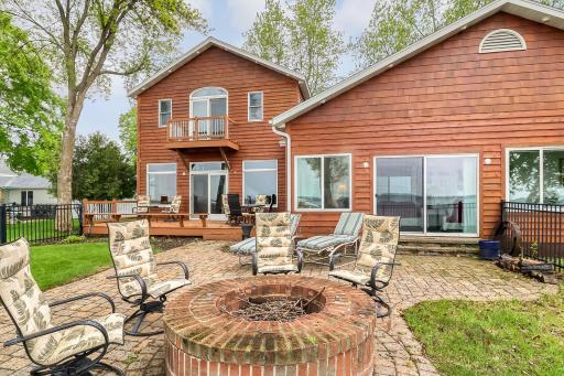 432 Shorewood Drive, Detroit Lakes, MN 56501