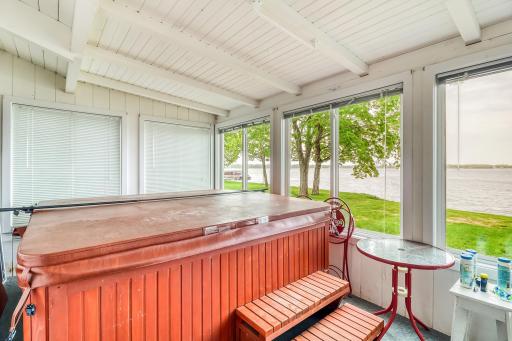 432 Shorewood Drive, Detroit Lakes, MN 56501