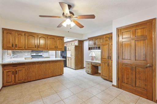 12105 29th Avenue N, Plymouth, MN 55441