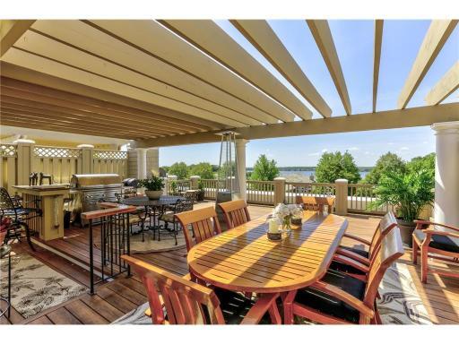 702 Widsten Circle, Wayzata, MN 55391