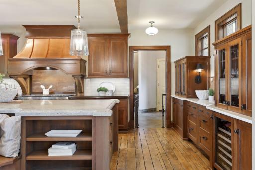 77 Monarch Way, North Oaks, MN 55127