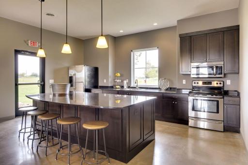 77 Monarch Way, North Oaks, MN 55127
