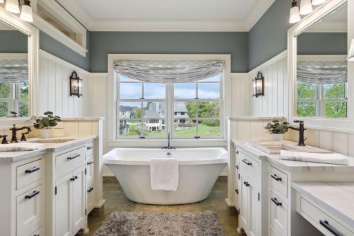 77 Monarch Way, North Oaks, MN 55127