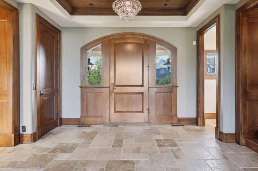 77 Monarch Way, North Oaks, MN 55127