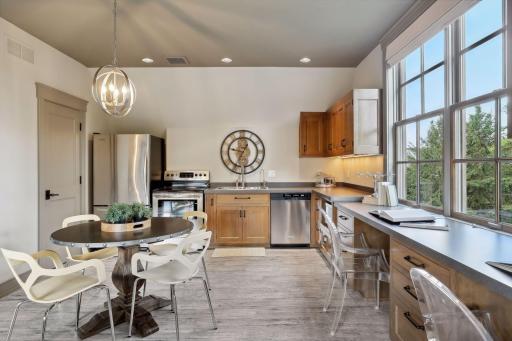77 Monarch Way, North Oaks, MN 55127