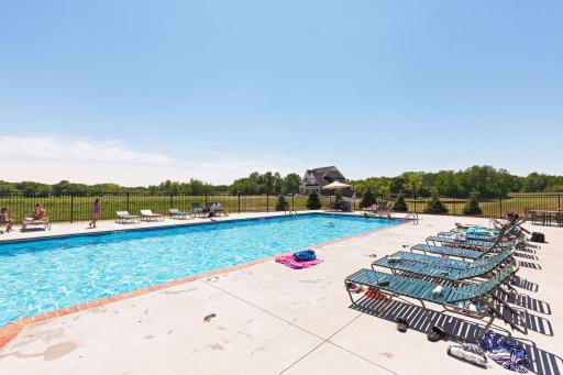 77 Monarch Way, North Oaks, MN 55127