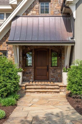 77 Monarch Way, North Oaks, MN 55127