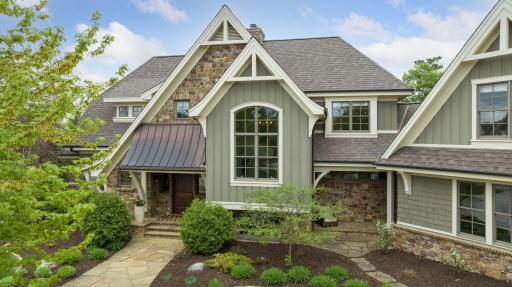 77 Monarch Way, North Oaks, MN 55127