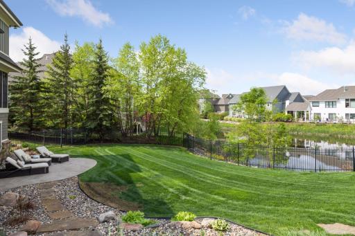 77 Monarch Way, North Oaks, MN 55127