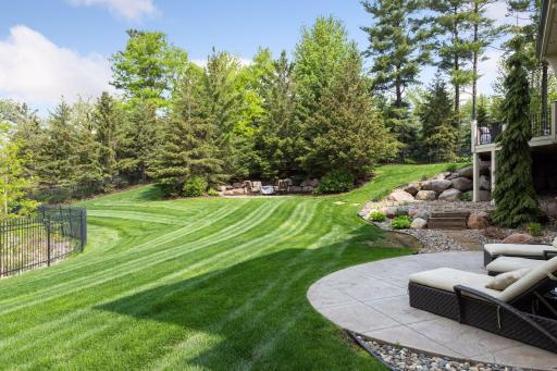 77 Monarch Way, North Oaks, MN 55127