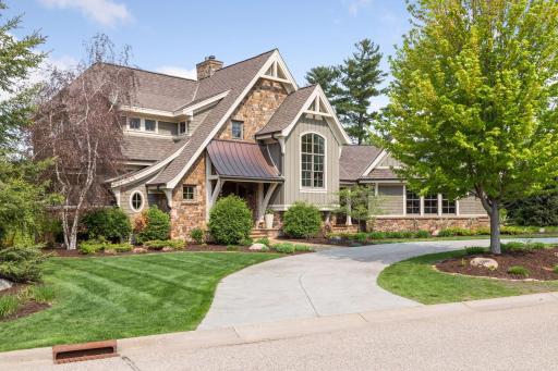 77 Monarch Way, North Oaks, MN 55127