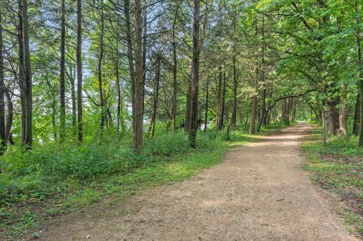77 Monarch Way, North Oaks, MN 55127