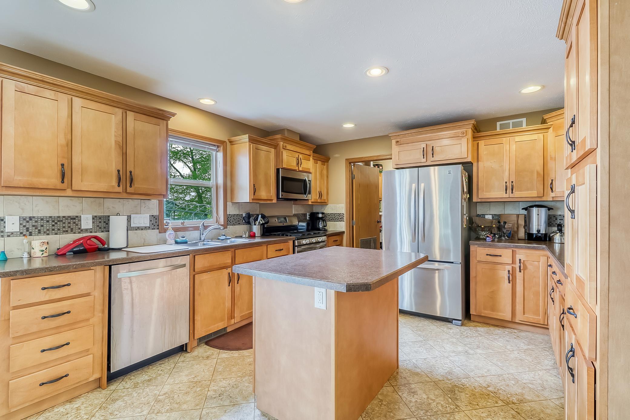 Kitchen1_2.jpg