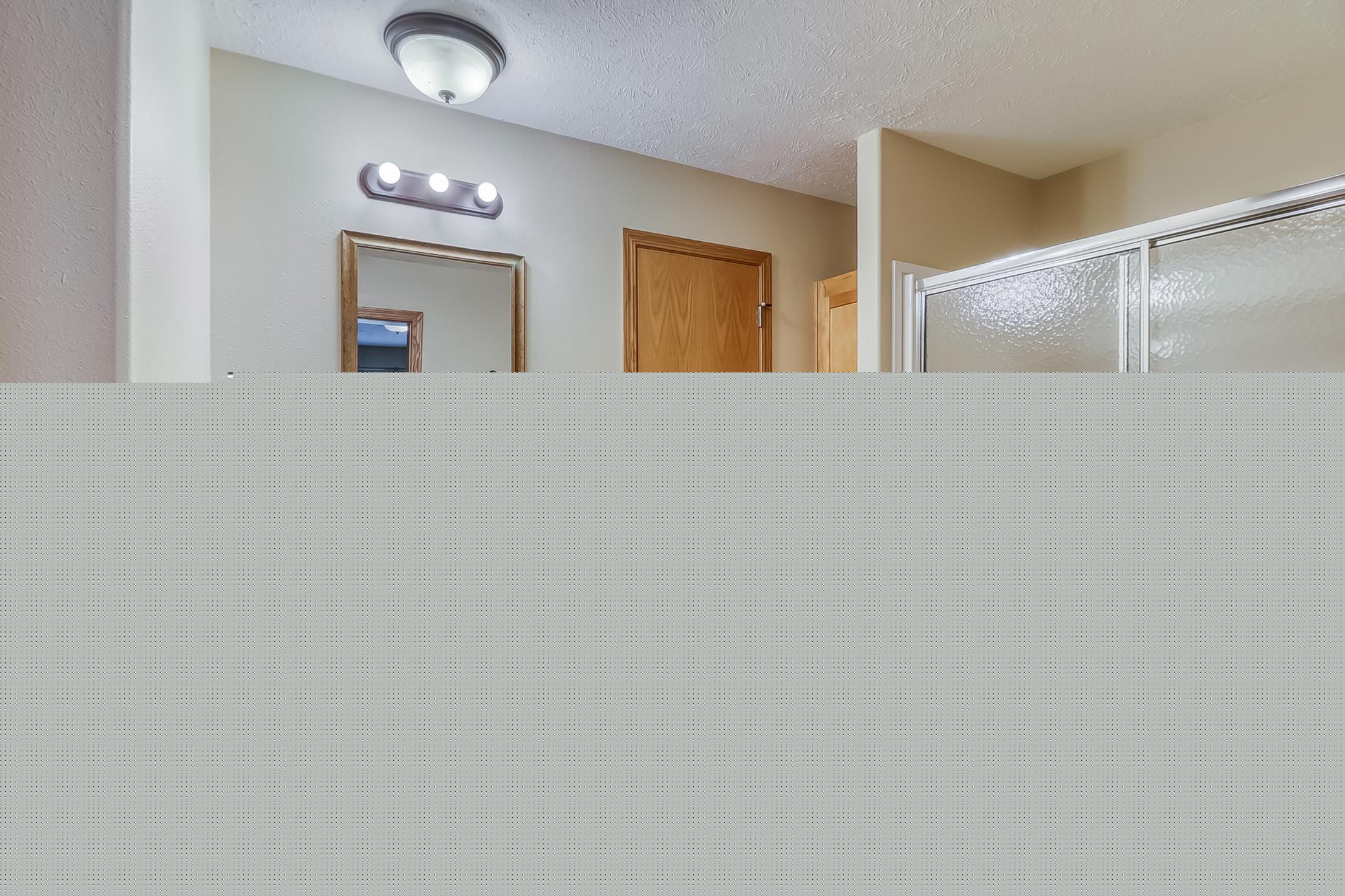 Bathroom1_1.jpg