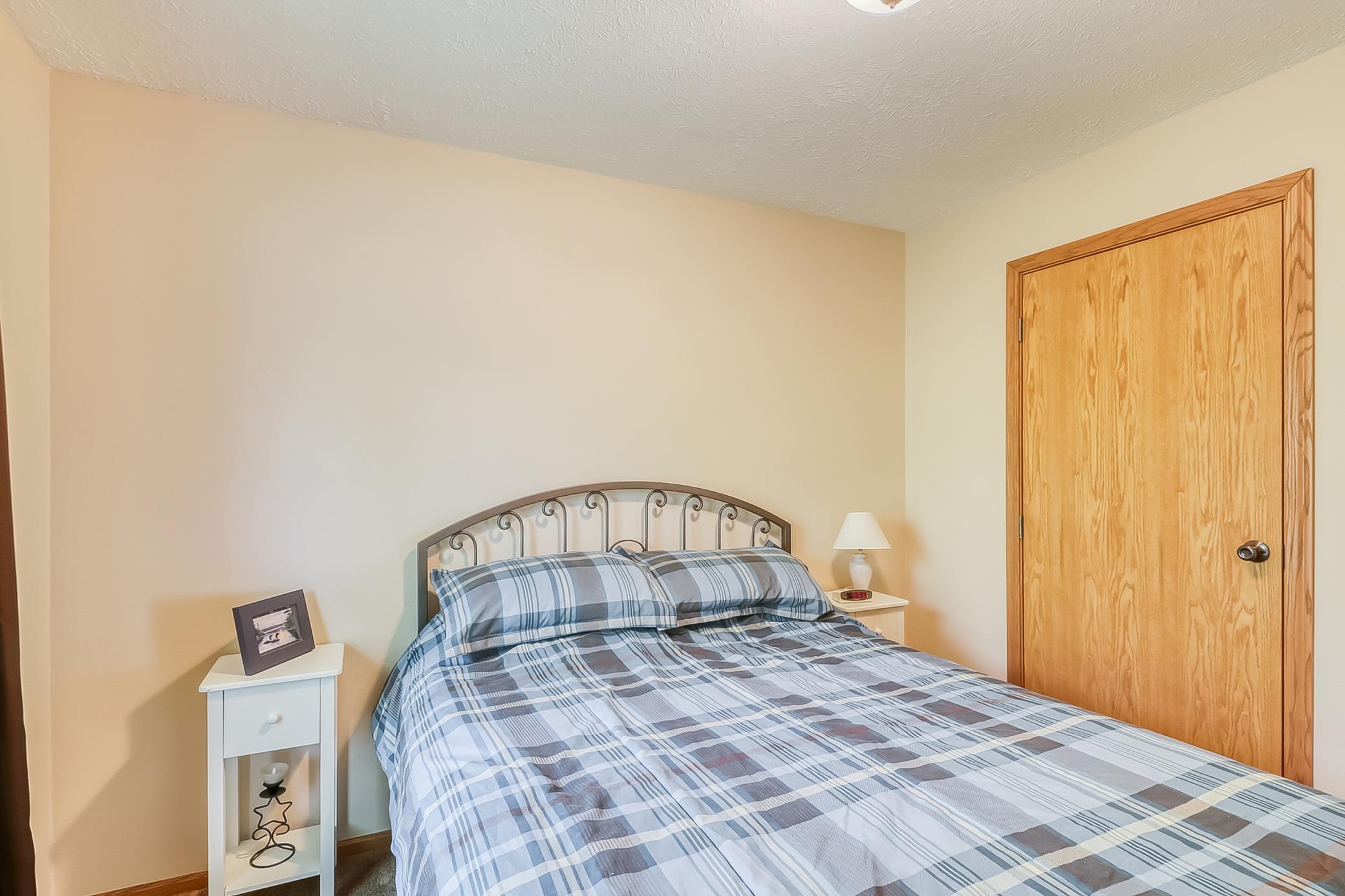 Bedroom2_2.jpg