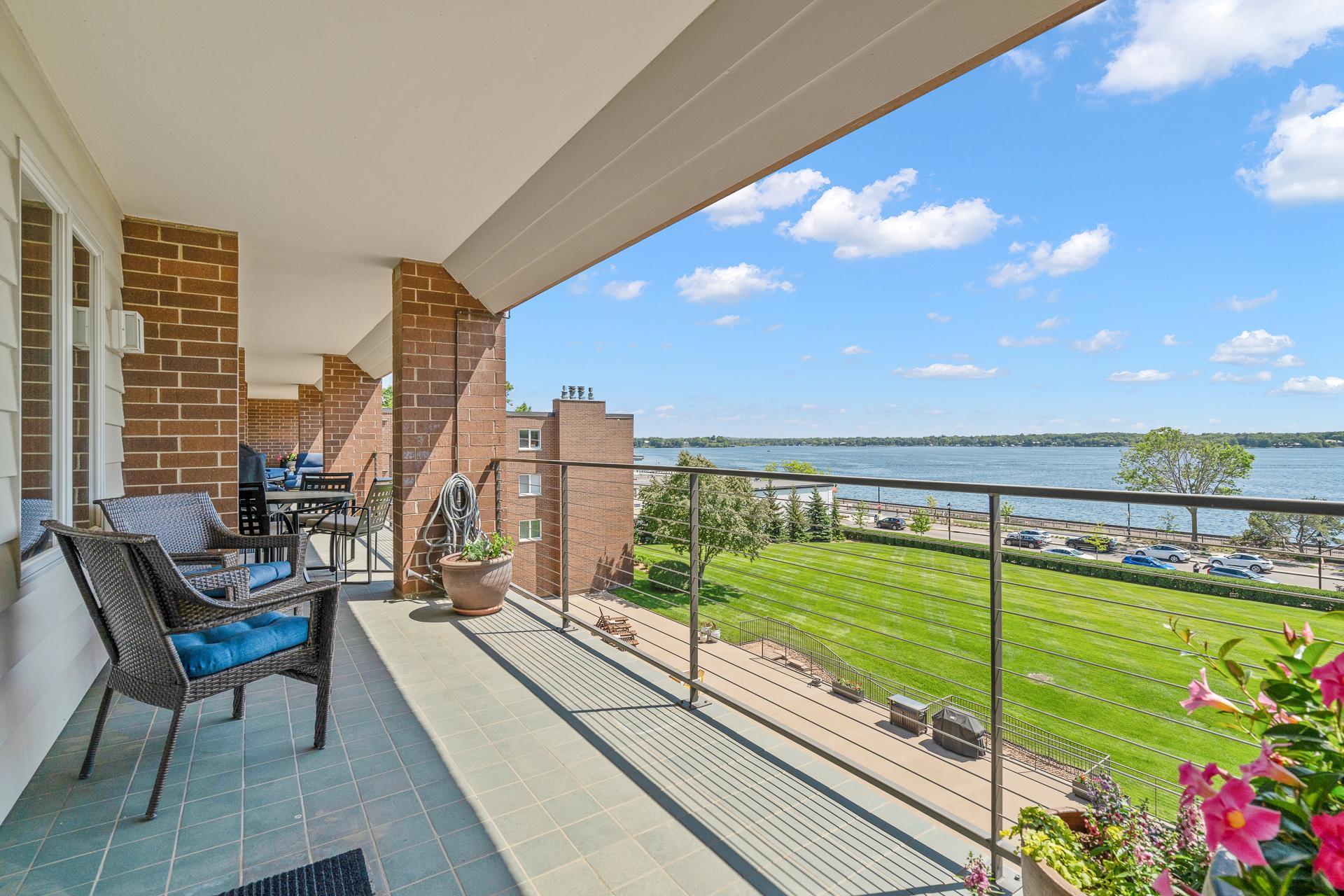 540 Indian Mound St MLS-12.jpg