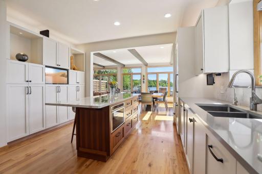 1905 Beach Lane, Wayzata, MN 55391