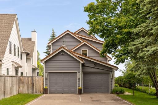 1905 Beach Lane, Wayzata, MN 55391