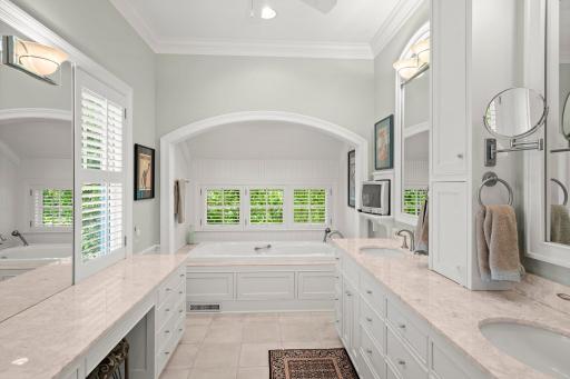 3345 Honeywood Lane, Minnetonka, MN 55305