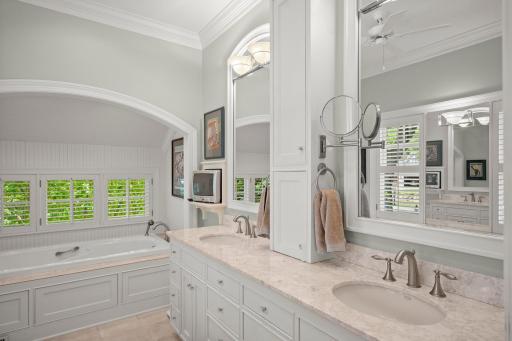 3345 Honeywood Lane, Minnetonka, MN 55305