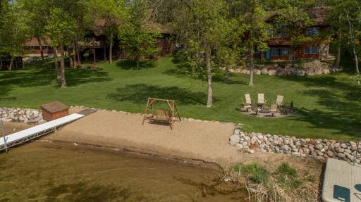 Look at that sand beach ~ the kids will love splashing in the water here!