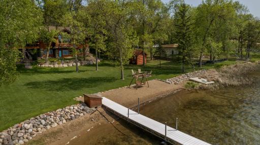 Stunning lake home on beautiful Ossawinnamakee!
