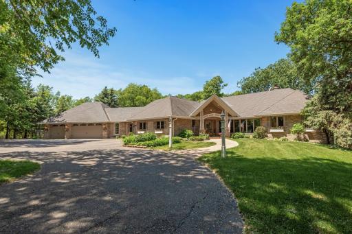 5605 Vagabond Lane N, Plymouth, MN 55446