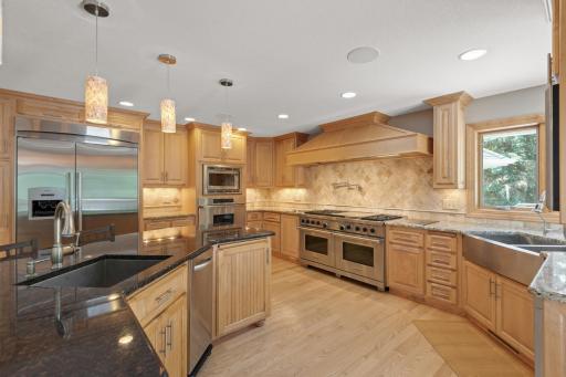 5605 Vagabond Lane N, Plymouth, MN 55446