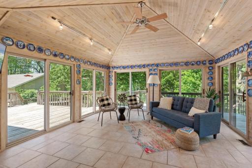 5605 Vagabond Lane N, Plymouth, MN 55446