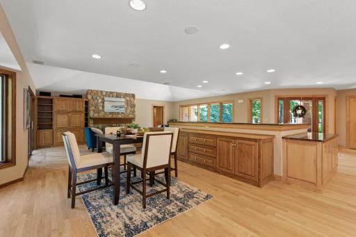 5605 Vagabond Lane N, Plymouth, MN 55446