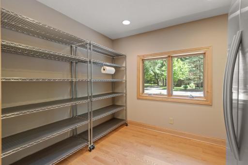 5605 Vagabond Lane N, Plymouth, MN 55446