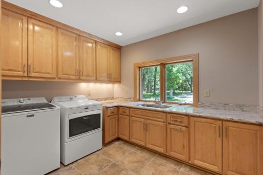 5605 Vagabond Lane N, Plymouth, MN 55446