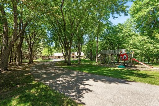5605 Vagabond Lane N, Plymouth, MN 55446