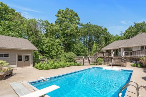 5605 Vagabond Lane N, Plymouth, MN 55446
