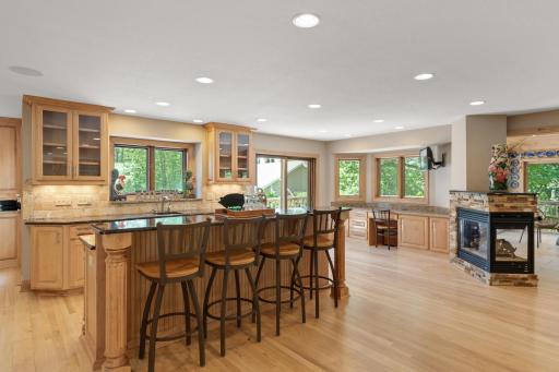 5605 Vagabond Lane N, Plymouth, MN 55446