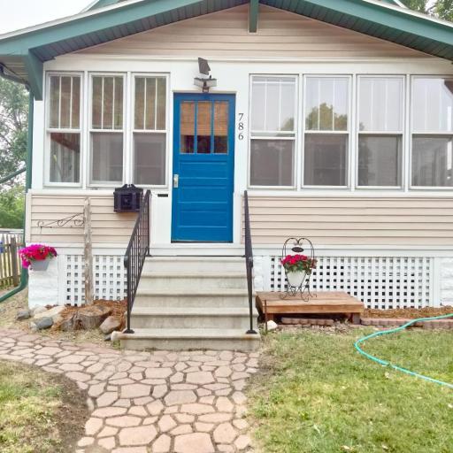 786 Smith Avenue S, Saint Paul, MN 55107