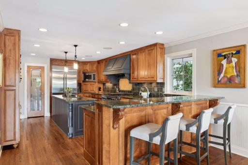 19855 Cottagewood Avenue, Excelsior, MN 55331