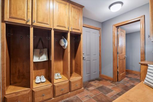 19855 Cottagewood Avenue, Excelsior, MN 55331