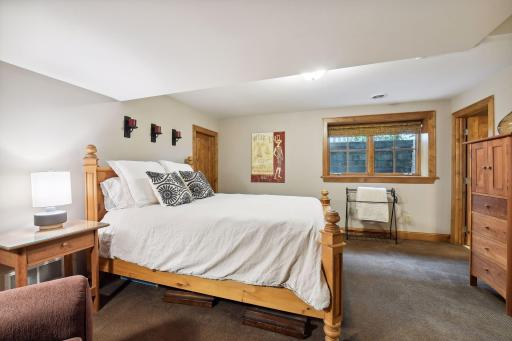 19855 Cottagewood Avenue, Excelsior, MN 55331