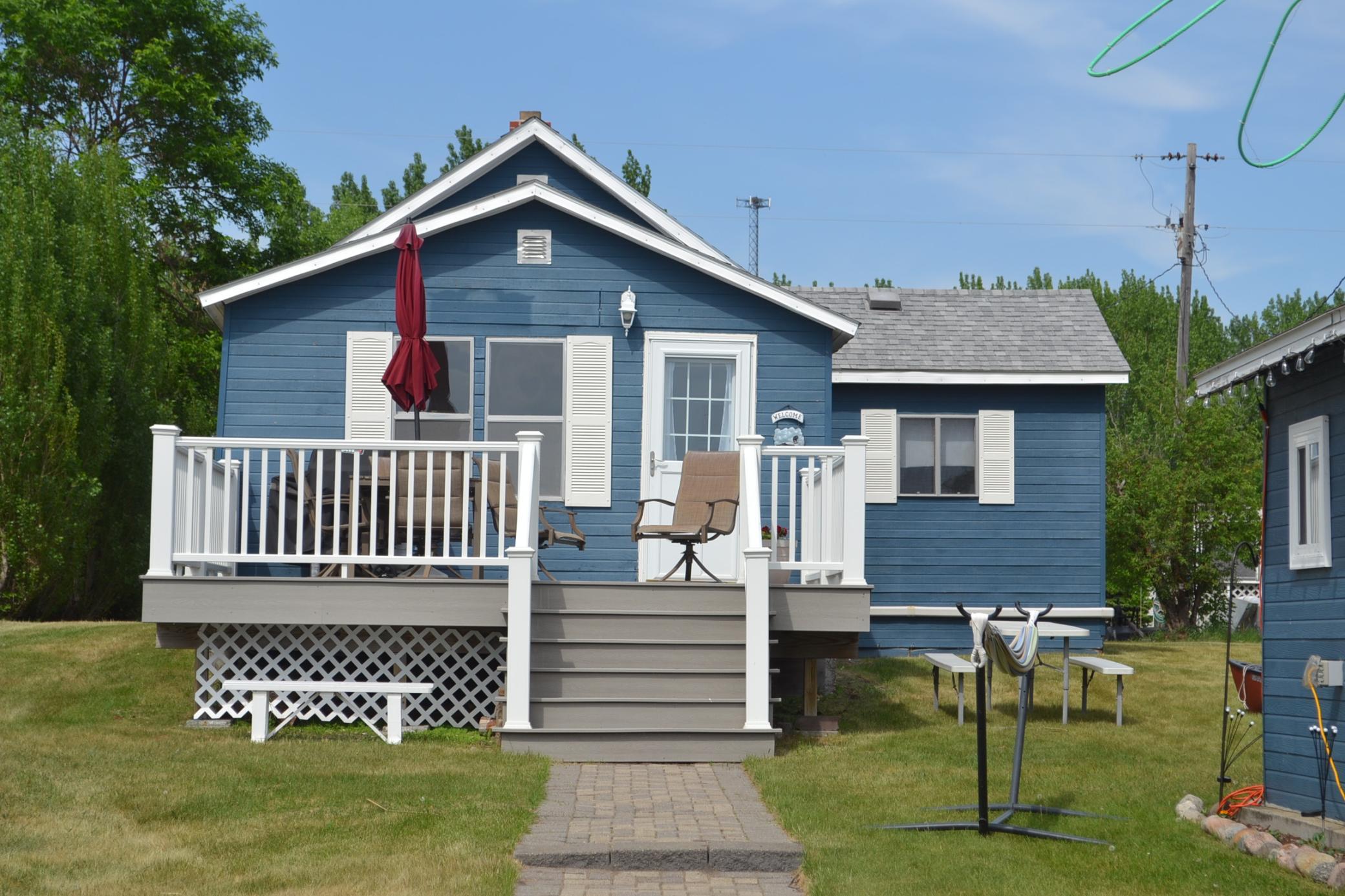 Sweet cabin ready for summer!