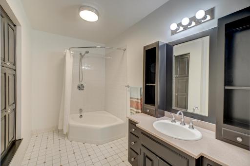 210 Laurel Street E, Stillwater, MN 55082