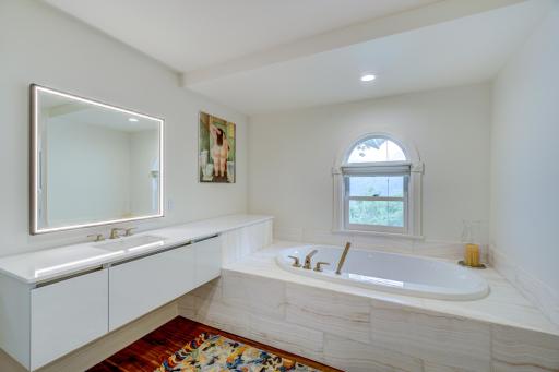 210 Laurel Street E, Stillwater, MN 55082