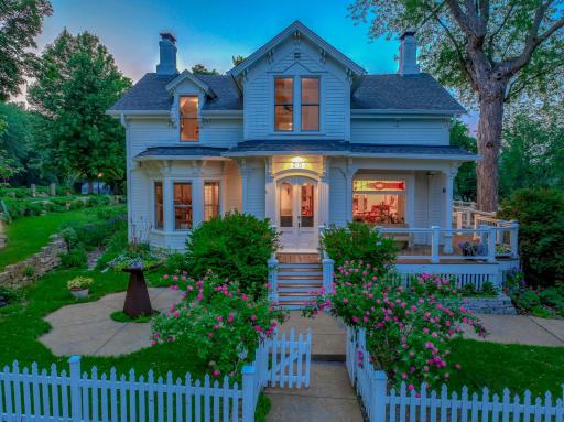210 Laurel Street E, Stillwater, MN 55082
