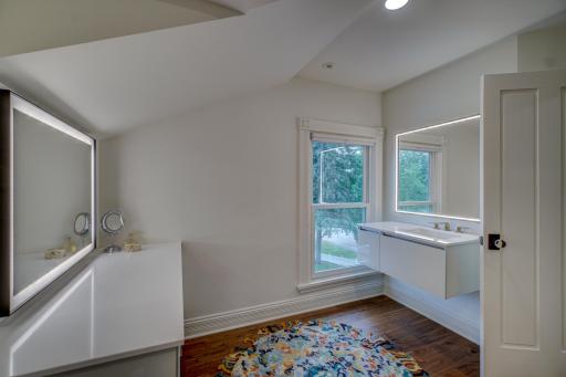 210 Laurel Street E, Stillwater, MN 55082