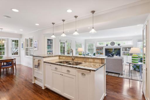 11 Cooper Avenue, Edina, MN 55436
