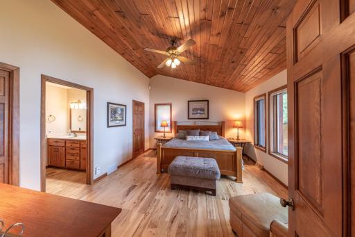 20574 MOOSE POINT RD, Grand Rapids, MN 55744