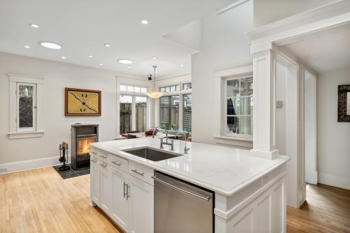 2691 E Lake Of The Isles Parkway, Minneapolis, MN 55408