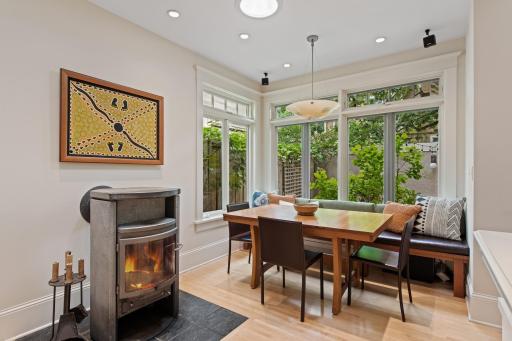 Eat-in kitchen - great for friends and family.