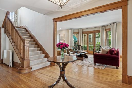 2691 E Lake Of The Isles Parkway, Minneapolis, MN 55408